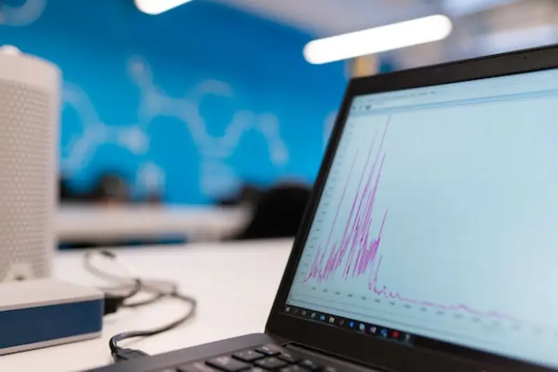 Choosing the Right CRM Analytics System: A Guide