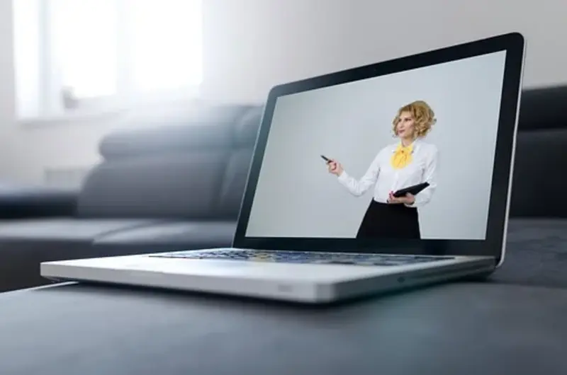A Complete Guide to Conducting a Successful CRM Webinar 