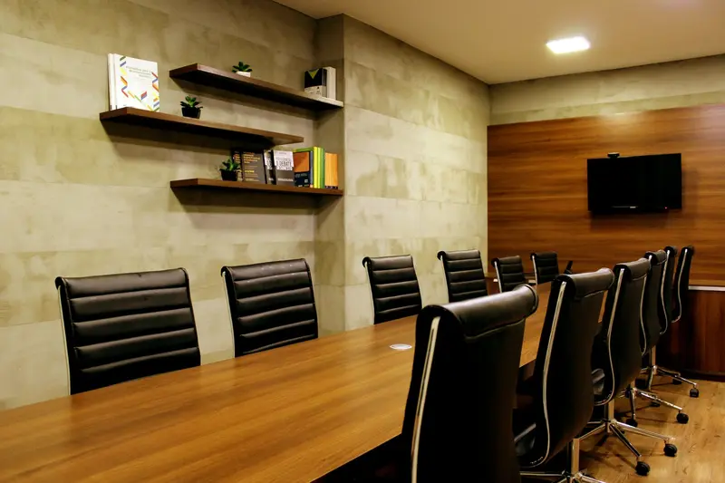 Signs You Need Conference Call Features In Your Business