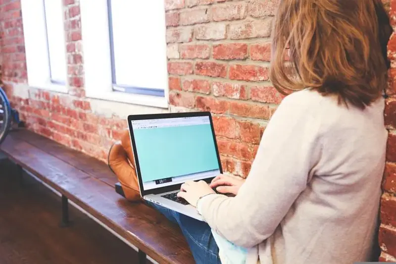 The Advantages and Disadvantages of a CRM with Client Portal